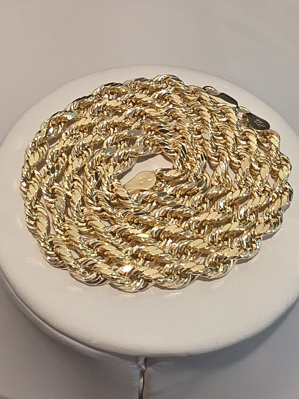 10kt Gold Rope Chain - Picture 2 of 9